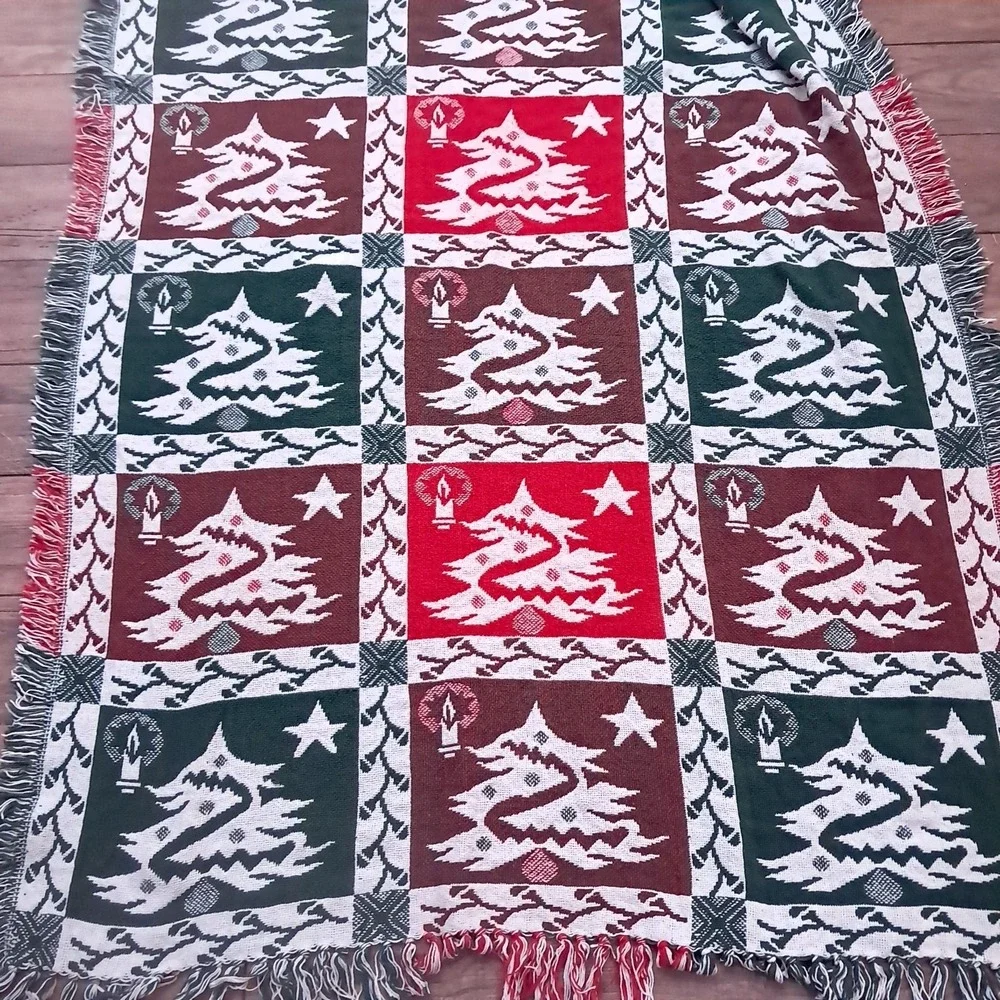 Christmas tree throw blanket tapestry fringed green red white 100% cotton fringe